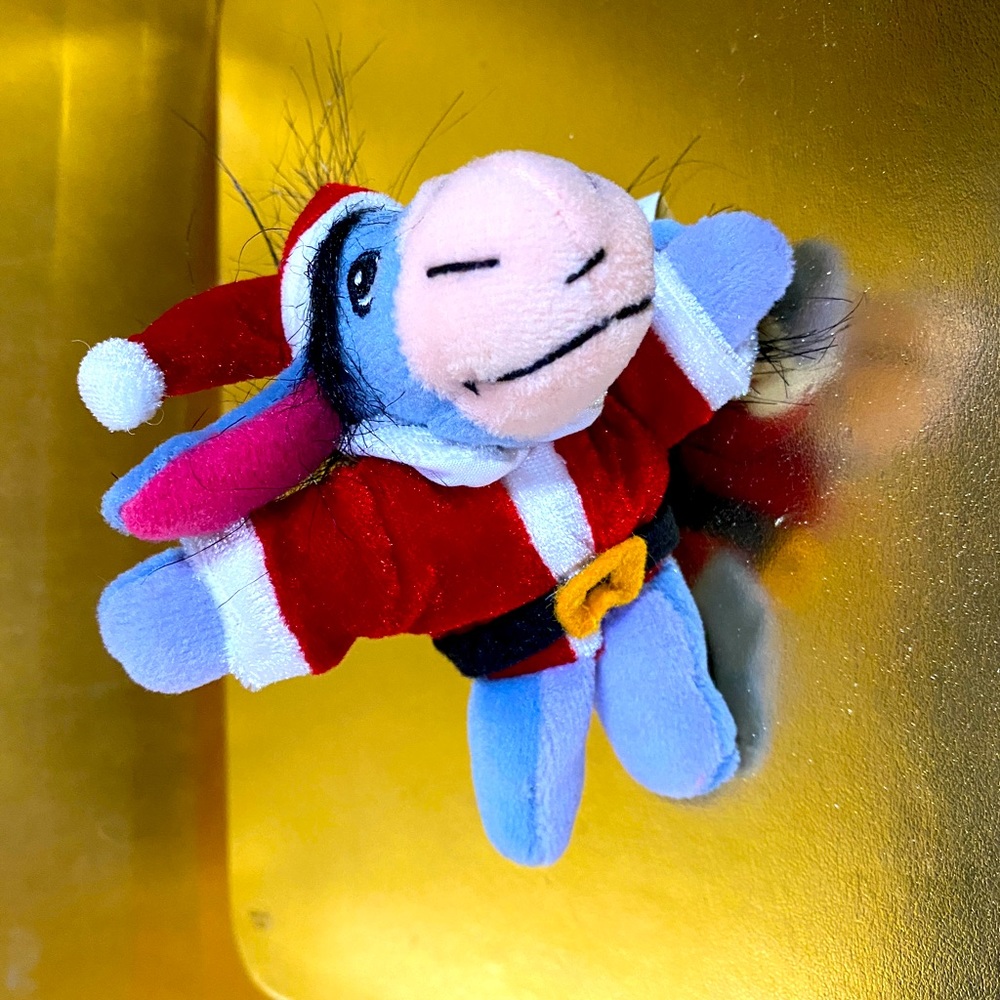 WALT DISNEY 90s SANTA WINNIE THE POOH BEAN BAG PLUSH & MINI EEYORE  SANTA PLUSH - Picture 8 of 13